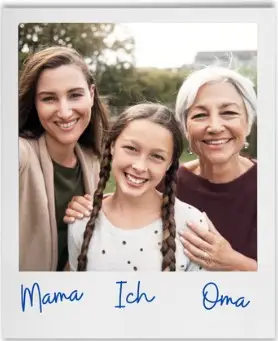Familienbild mit Oma, Mutter,Kind. Es zeigt den Einfluss der Zeit auf die Haut, die die Meta Therapy bekämpfen kann
